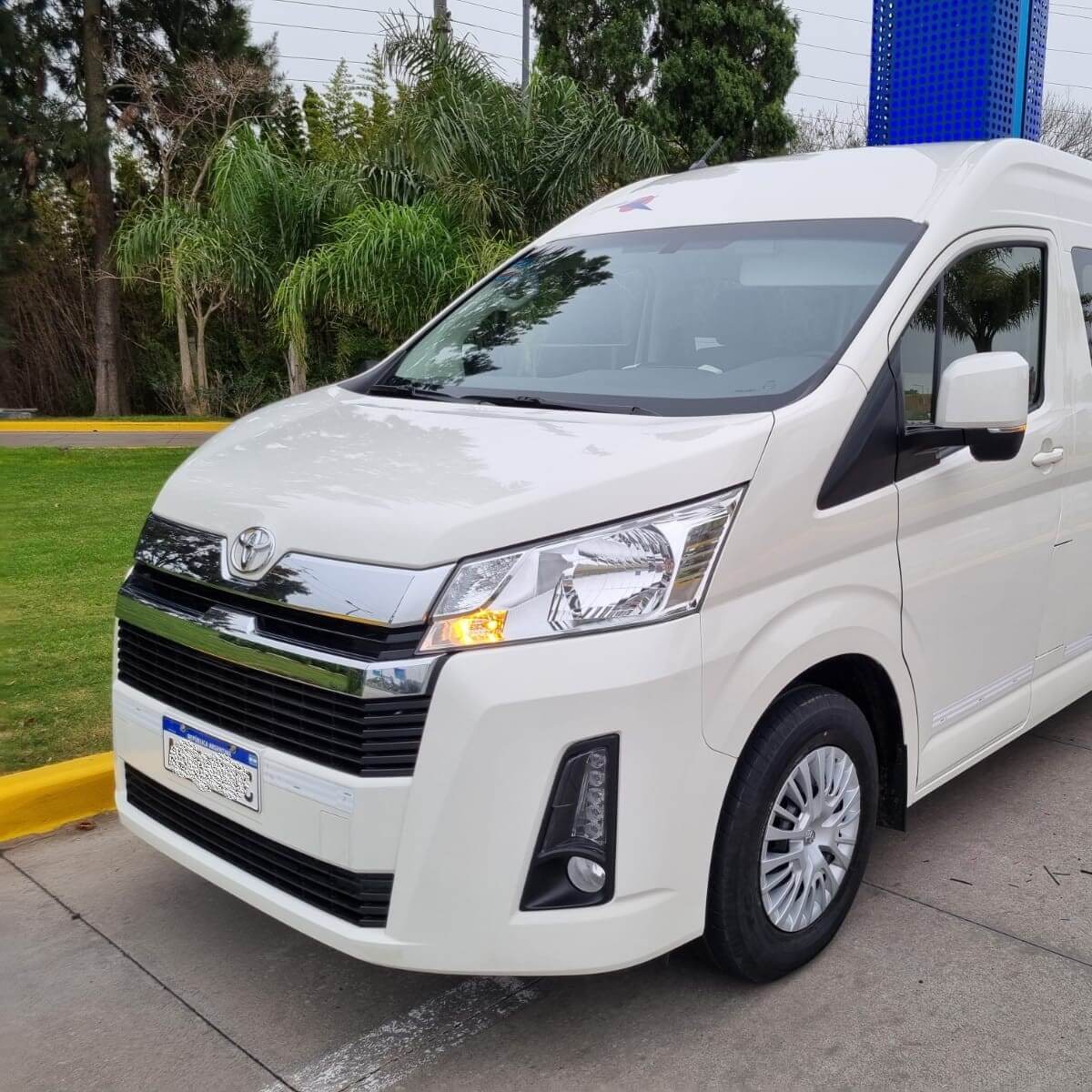 Mini Bus